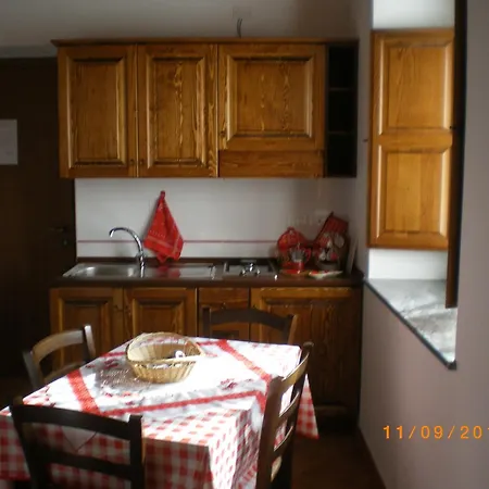 Azienda Agrituristica La Casetta Del Pollino ファームステイ モルマンノ