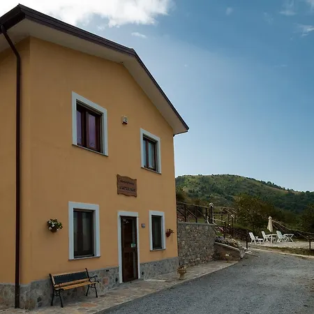 Azienda Agrituristica La Casetta Del Pollino モルマンノ