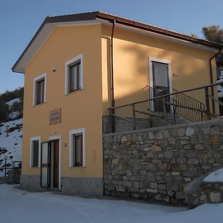 ファームステイ Azienda Agrituristica La Casetta Del Pollino