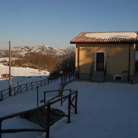 ファームステイ Azienda Agrituristica La Casetta Del Pollino *