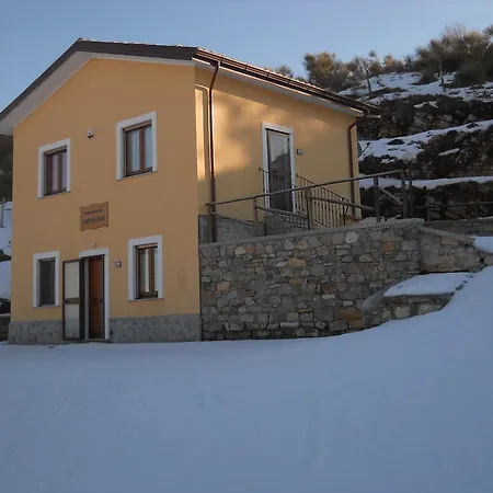 ファームステイ Azienda Agrituristica La Casetta Del Pollino *